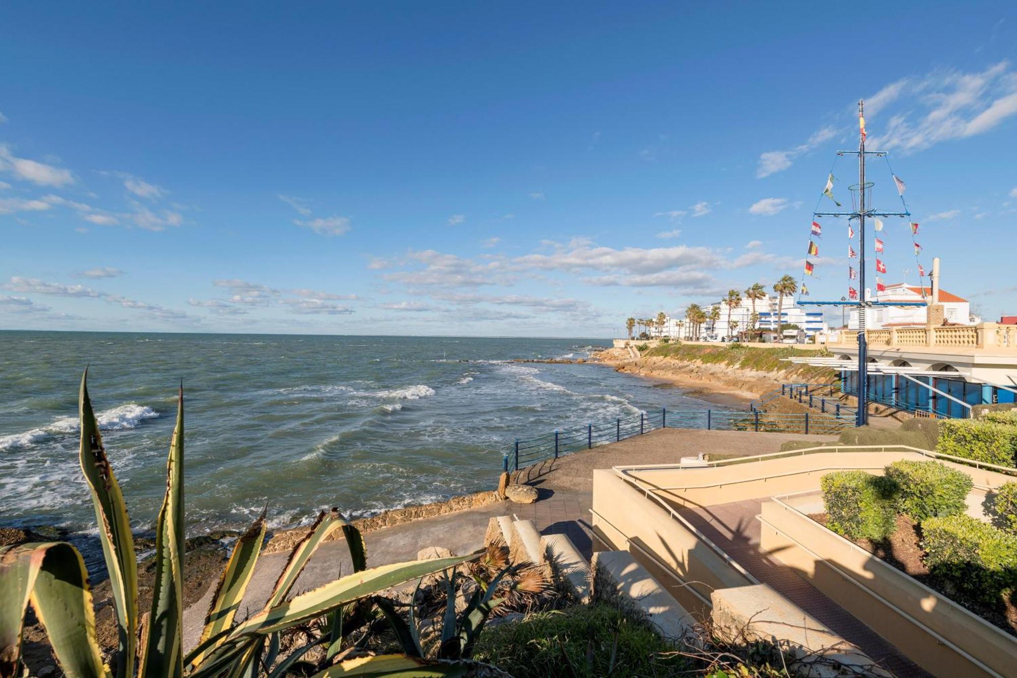 El Paseo Del Faro Villa Chipiona Bagian luar foto