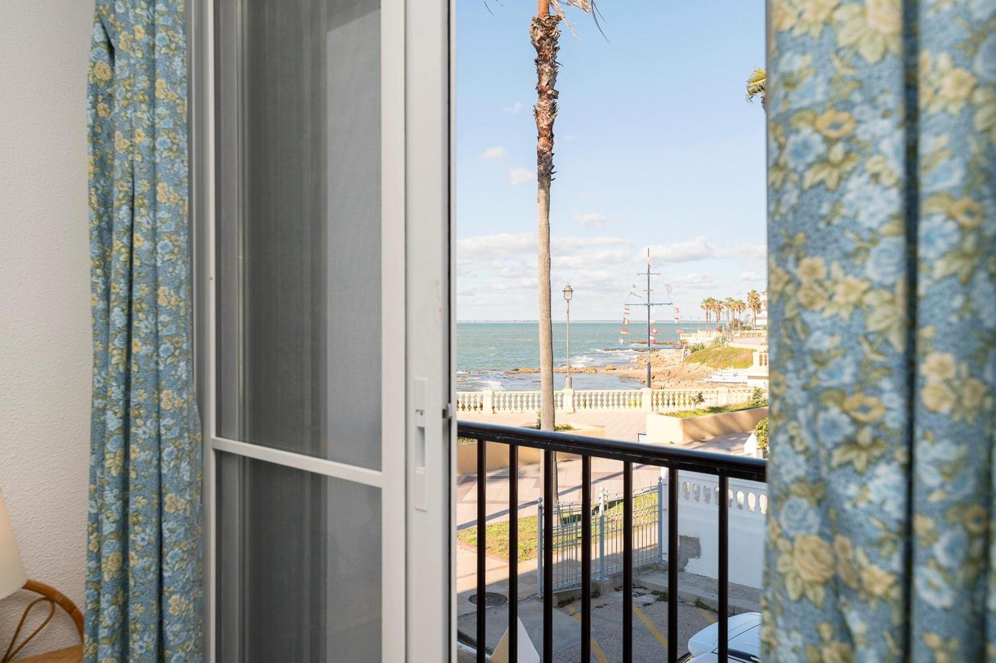 El Paseo Del Faro Villa Chipiona Bagian luar foto