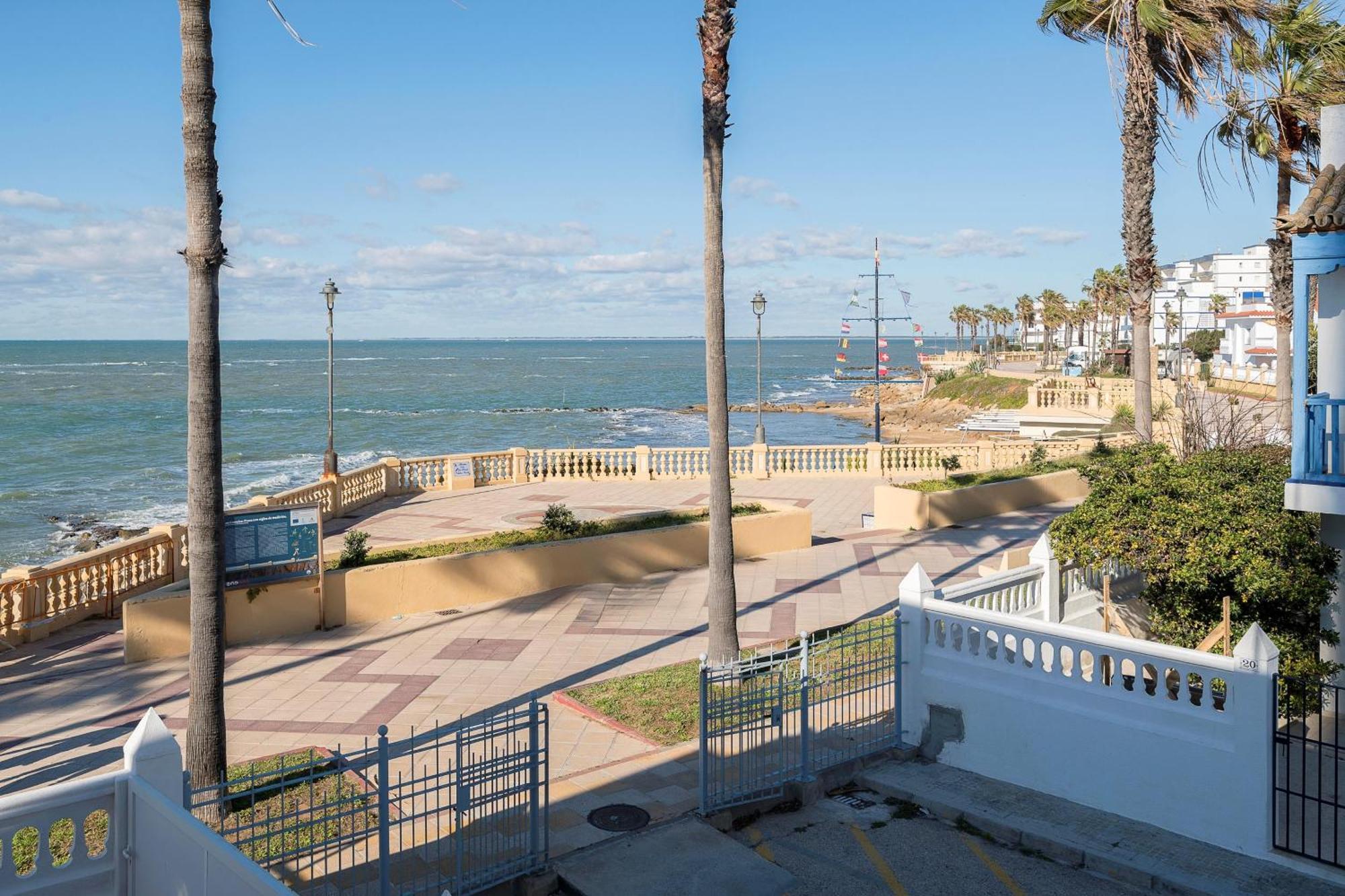 El Paseo Del Faro Villa Chipiona Bagian luar foto